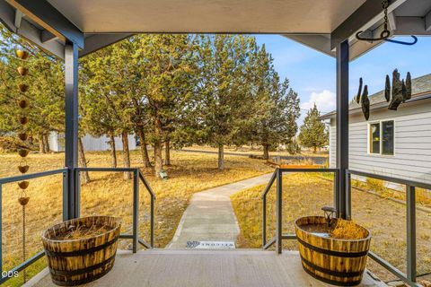 Tiny photo for 6678 SE Davis Loop, Prineville, OR 97754 (MLS # 220222804)