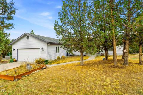 Tiny photo for 6678 SE Davis Loop, Prineville, OR 97754 (MLS # 220222804)