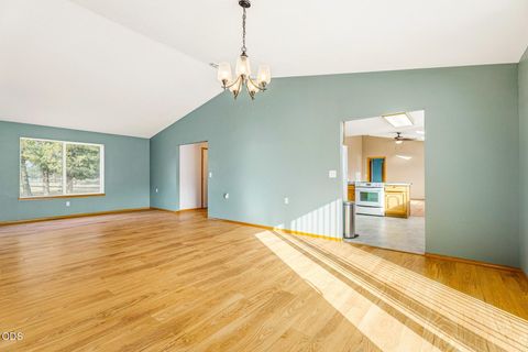 Tiny photo for 6678 SE Davis Loop, Prineville, OR 97754 (MLS # 220222804)