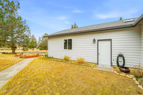 Tiny photo for 6678 SE Davis Loop, Prineville, OR 97754 (MLS # 220222804)