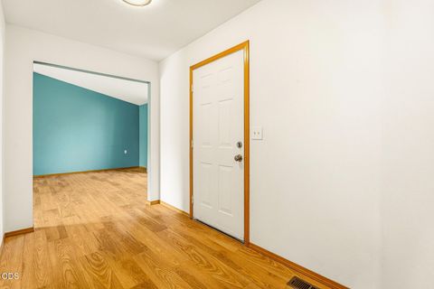 Tiny photo for 6678 SE Davis Loop, Prineville, OR 97754 (MLS # 220222804)