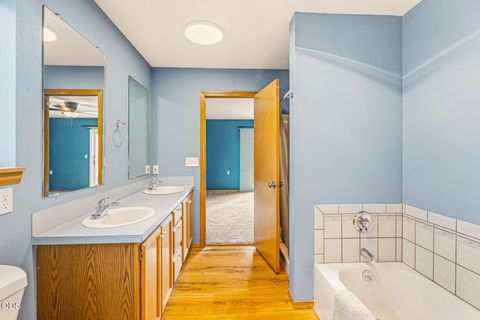 Tiny photo for 6678 SE Davis Loop, Prineville, OR 97754 (MLS # 220222804)