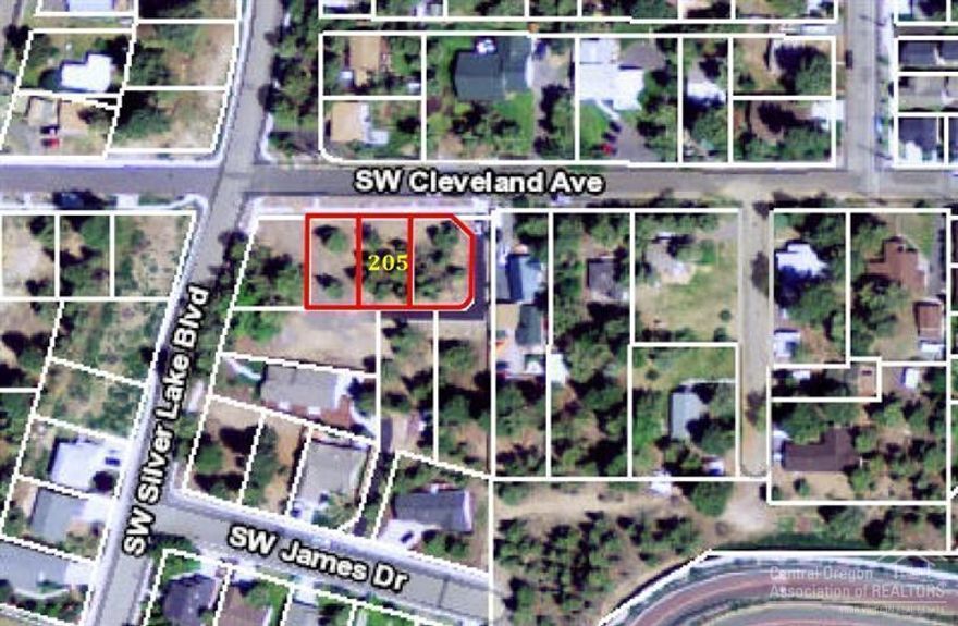 Nice building lot in a great location just above the Old Mill. Close to shopping, restaurants and the river.