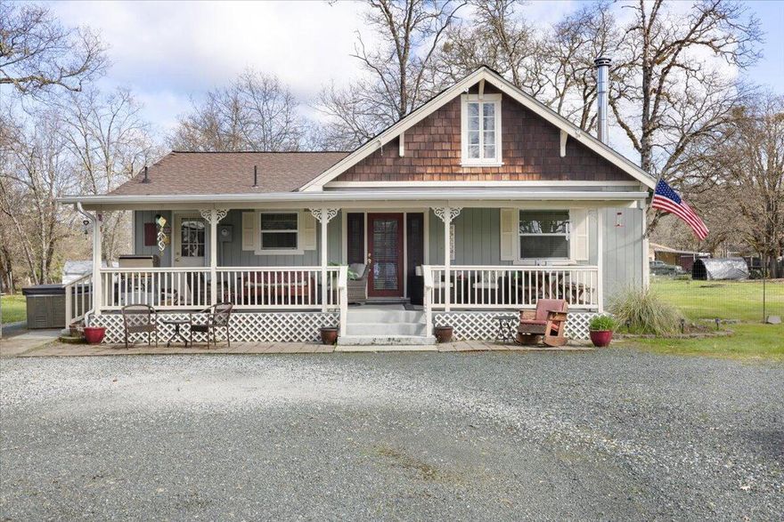 Great opportunity to own a peaceful and charming country cottage home just minutes from all the necessities! This well-maintained 3-bedroom, 1-bath home sits on 1.52
acres of flat, usable land. The third bedroom serves as a versatile space, perfect as a bedroom, office, or recreation room. Enjoy the inviting front porch, ideal for morning
coffee or evening sunsets. The property also features a small workshop and a carport for covered parking. With plenty of room to roam, this home is perfect for gardening,
outdoor activities, and more. Don't miss this wonderful opportunity!