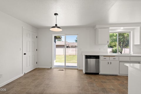 Tiny photo for 557 Glenn Way, Central Point, OR 97502 (MLS # 220223744)