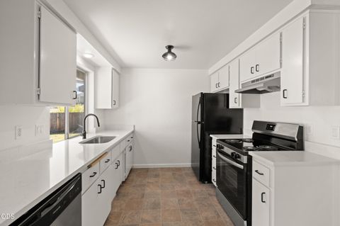 Tiny photo for 557 Glenn Way, Central Point, OR 97502 (MLS # 220223744)