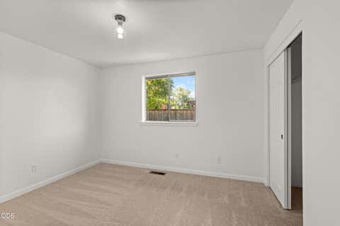 Tiny photo for 557 Glenn Way, Central Point, OR 97502 (MLS # 220223744)