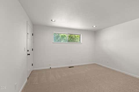 Tiny photo for 557 Glenn Way, Central Point, OR 97502 (MLS # 220223744)