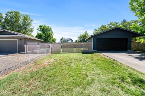 Tiny photo for 557 Glenn Way, Central Point, OR 97502 (MLS # 220223744)