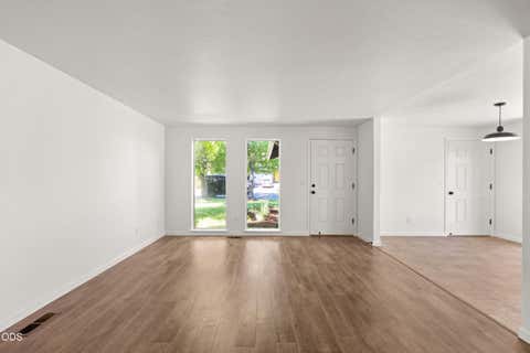 Tiny photo for 557 Glenn Way, Central Point, OR 97502 (MLS # 220223744)