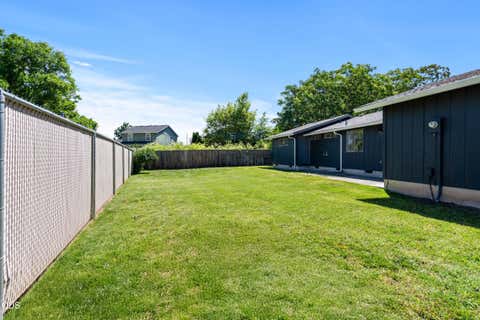 Tiny photo for 557 Glenn Way, Central Point, OR 97502 (MLS # 220223744)