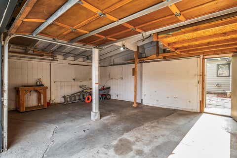 Tiny photo for 947 SW 14th Street, Redmond, OR 97756 (MLS # 220227331)