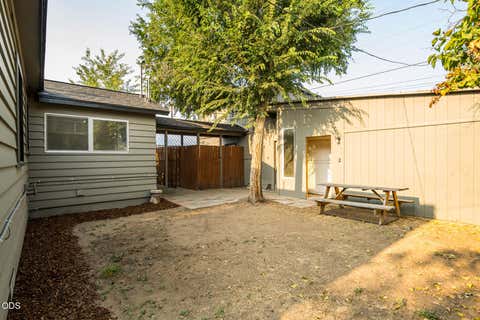 Tiny photo for 947 SW 14th Street, Redmond, OR 97756 (MLS # 220227331)