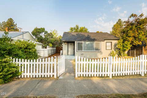 Tiny photo for 947 SW 14th Street, Redmond, OR 97756 (MLS # 220227331)