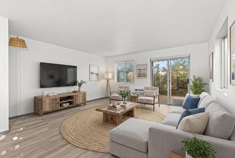 Tiny photo for 132 S Mountain Avenue #4, Ashland, OR 97520 (MLS # 220213862)