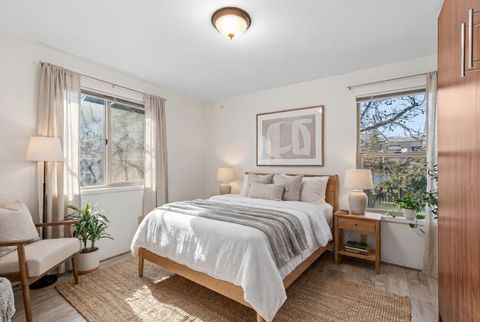 Tiny photo for 132 S Mountain Avenue #4, Ashland, OR 97520 (MLS # 220213862)