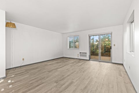 Tiny photo for 132 S Mountain Avenue #4, Ashland, OR 97520 (MLS # 220213862)