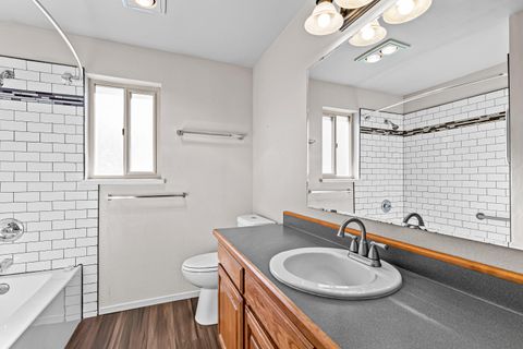 Tiny photo for 132 S Mountain Avenue #4, Ashland, OR 97520 (MLS # 220213862)