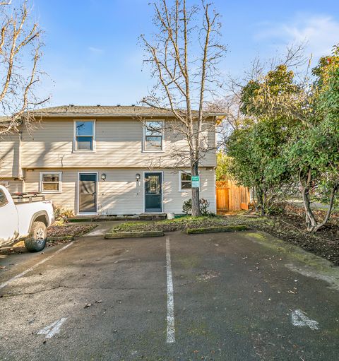 Tiny photo for 132 S Mountain Avenue #4, Ashland, OR 97520 (MLS # 220213862)