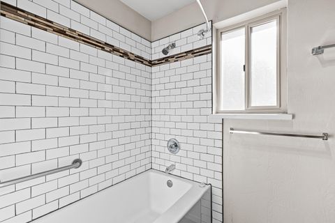 Tiny photo for 132 S Mountain Avenue #4, Ashland, OR 97520 (MLS # 220213862)