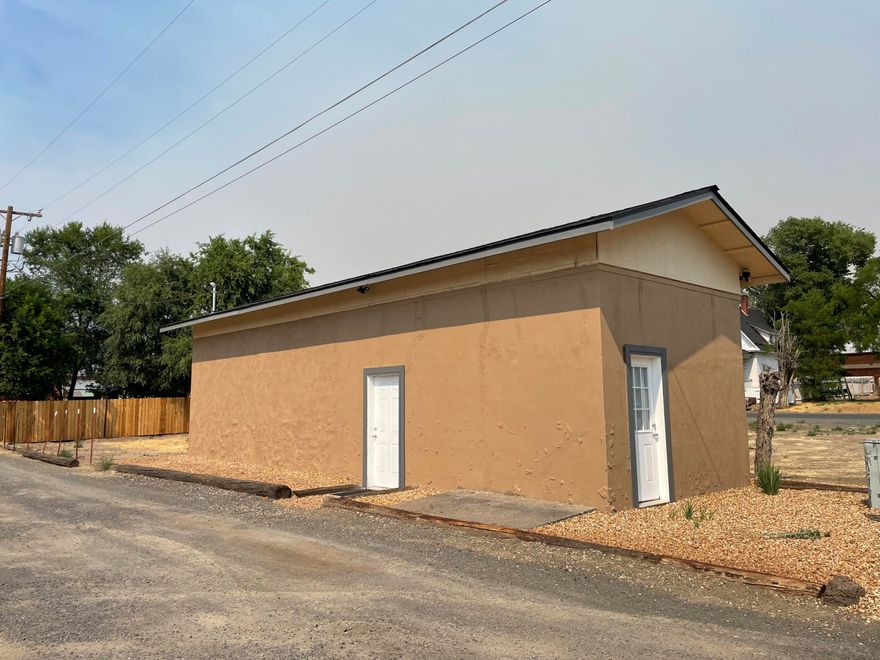 This is a wonderful little office for someone that have a small company. The owner completely remolded inside and out.
Seller will carry the contract, call agent for detail.