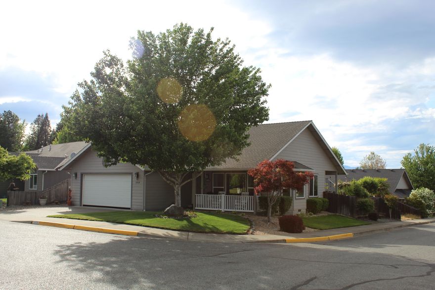 Spacious floor plan, vaulted ceilings, move in ready. Close to shopping and hospital.  Nicely maintained front and back yard with covered patios. Big master bedroom with walk in closet and double sinks.