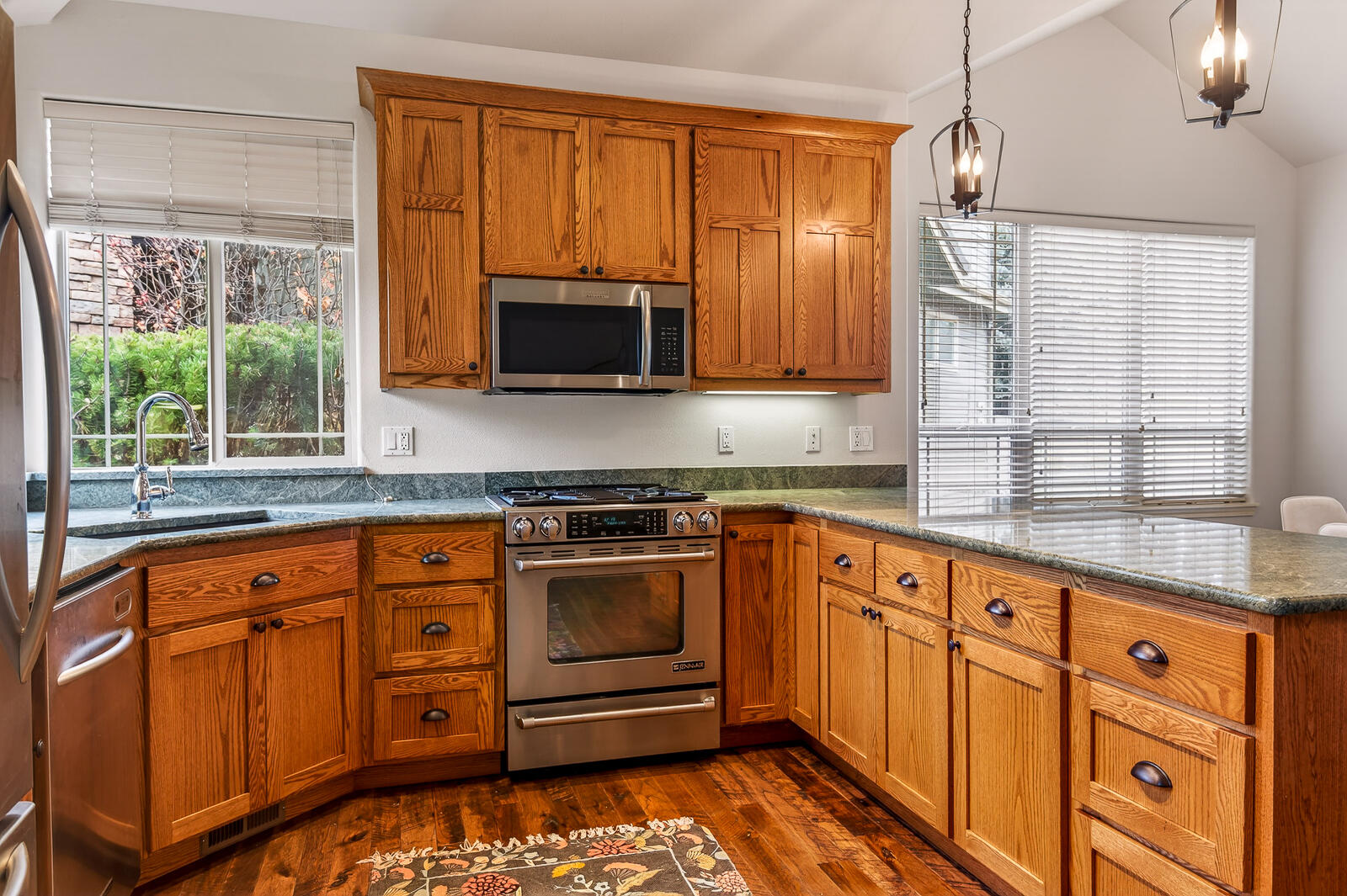 Broken Top - Residential