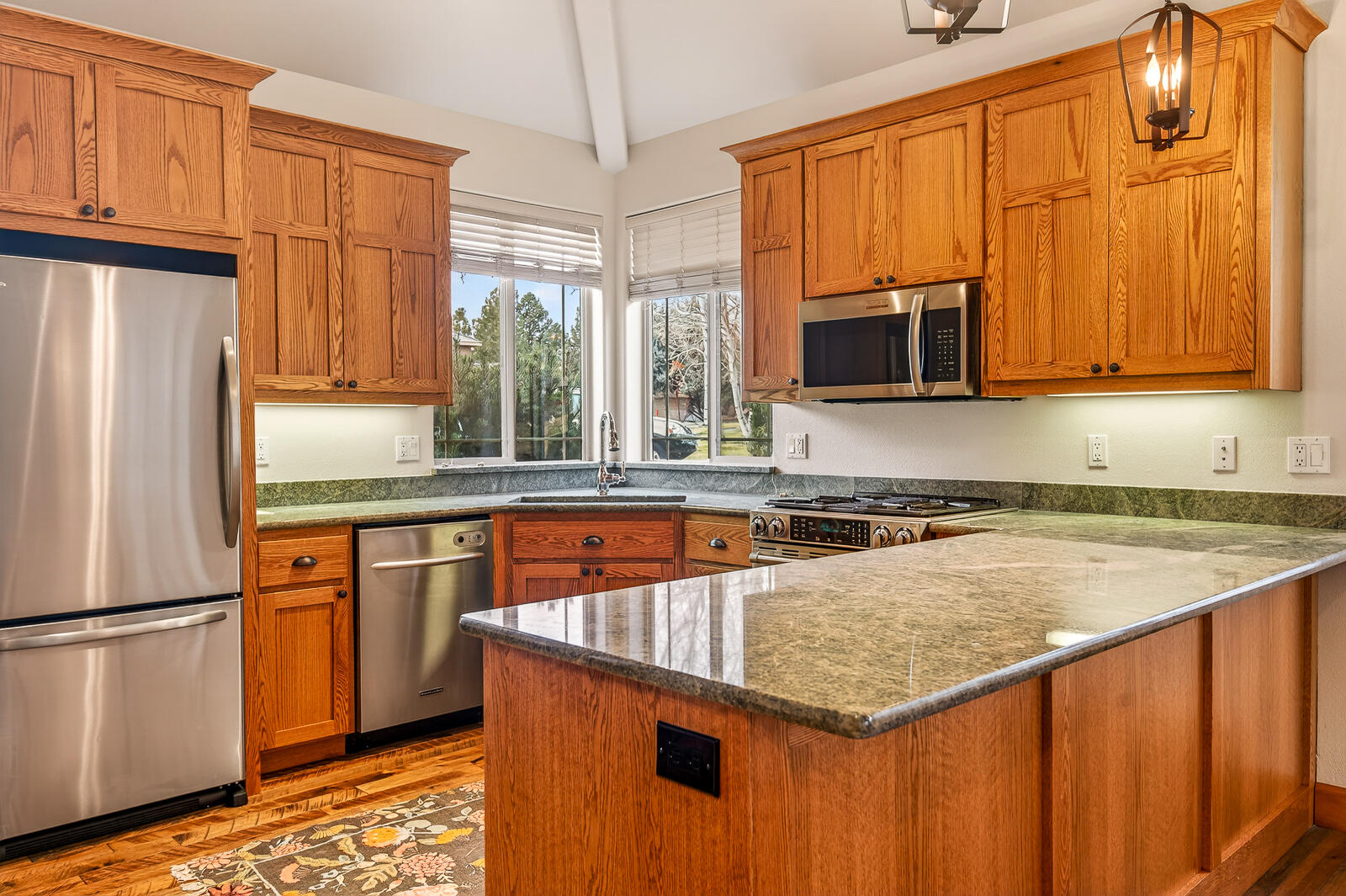 Broken Top - Residential