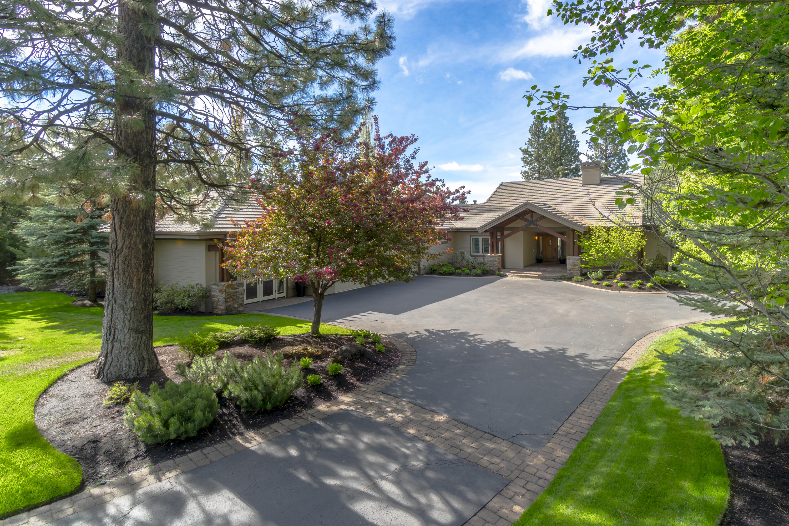 Broken Top - Residential