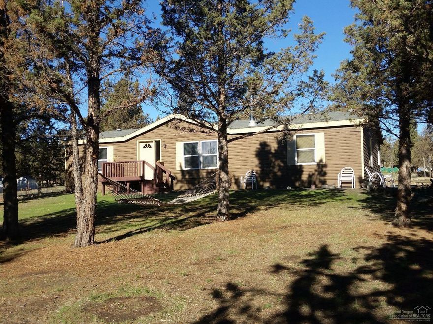 A fantastic opportunity to own a home on acreage! This 1404 sq. ft. home has 3 bedrooms and 2 baths and is move in ready! Newer carpet and paint with nice clean stainless steel appliances. Enjoy all the amenities of Crooked River Ranch.