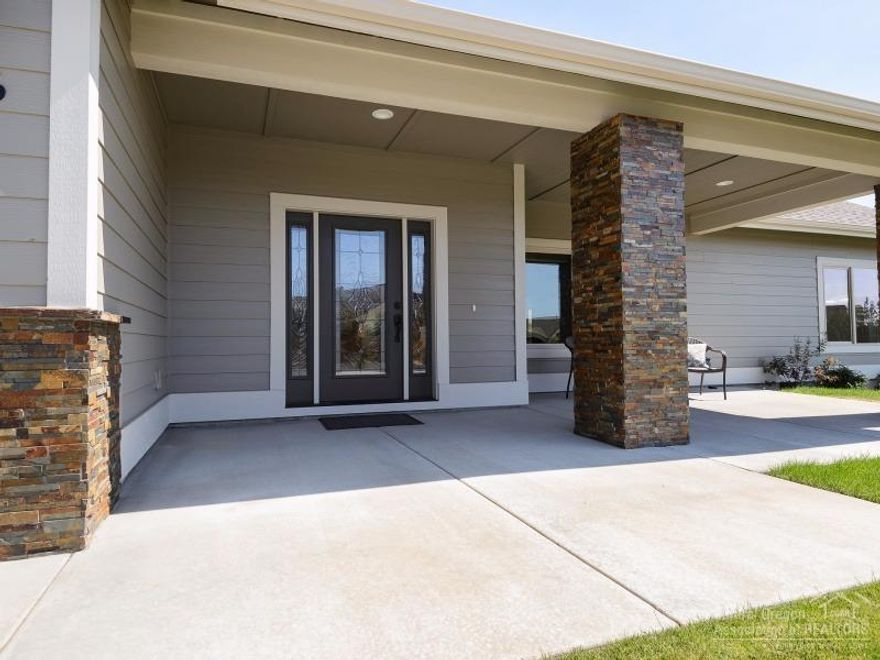 New price! Stunning new single level home in Cascade View Estates. 2500 SF, 3 bedrooms, 2.5 ba. Double headed shower in master! Extensive use of hardwoods, huge vaulted ceilings, rock fireplace with flat screen. Fully fenced and landscaped rear yard. Double gated boat /RV parking. Gormet kitchen with stainless appliances and refrigerator, flat screen TV and W/D. Oversized three car garage. Turnkey and move in ready!