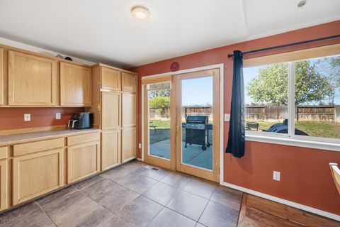 Tiny photo for 2113 NW 22nd Street, Redmond, OR 97756 (MLS # 220219579)