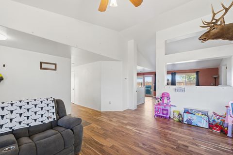 Tiny photo for 2113 NW 22nd Street, Redmond, OR 97756 (MLS # 220219579)