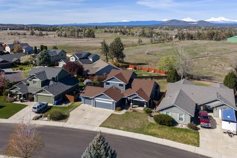 Tiny photo for 2113 NW 22nd Street, Redmond, OR 97756 (MLS # 220219579)