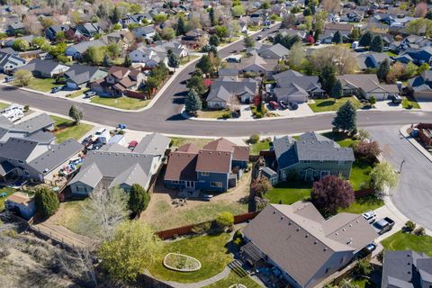 Tiny photo for 2113 NW 22nd Street, Redmond, OR 97756 (MLS # 220219579)