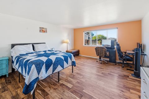 Tiny photo for 2113 NW 22nd Street, Redmond, OR 97756 (MLS # 220219579)