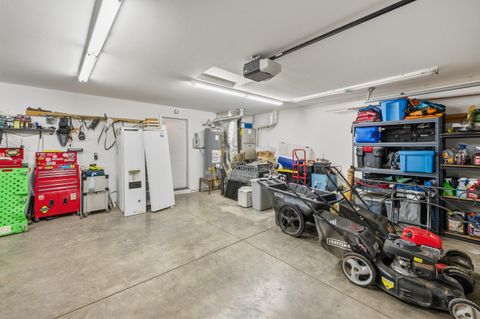 Tiny photo for 2113 NW 22nd Street, Redmond, OR 97756 (MLS # 220219579)