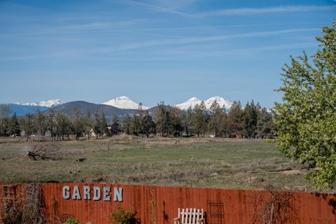 Tiny photo for 2113 NW 22nd Street, Redmond, OR 97756 (MLS # 220219579)