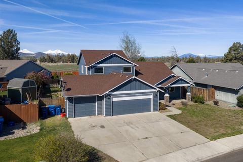 Tiny photo for 2113 NW 22nd Street, Redmond, OR 97756 (MLS # 220219579)