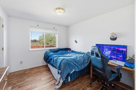 Tiny photo for 2113 NW 22nd Street, Redmond, OR 97756 (MLS # 220219579)