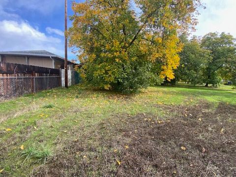 Tiny photo for 3358 Bursell Road, Central Point, OR 97502 (MLS # 220212520)