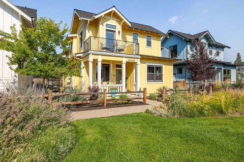 1112 N Wildflower Lane Sisters OR 97759