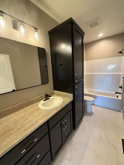 Tiny photo for 337 Quail Circle, Talent, OR 97540 (MLS # 220212162)