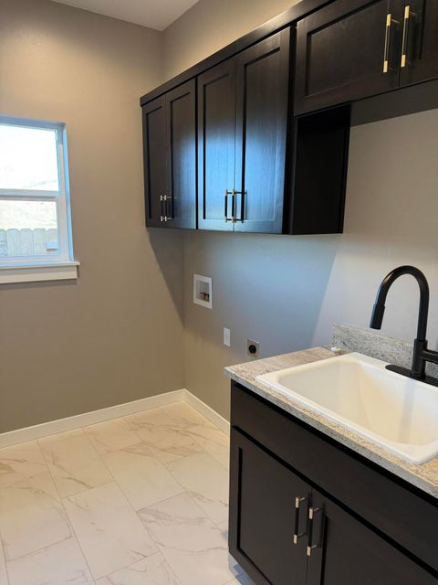 Tiny photo for 337 Quail Circle, Talent, OR 97540 (MLS # 220212162)