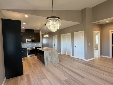 Tiny photo for 337 Quail Circle, Talent, OR 97540 (MLS # 220212162)