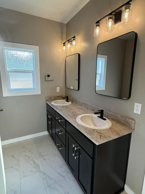 Tiny photo for 337 Quail Circle, Talent, OR 97540 (MLS # 220212162)