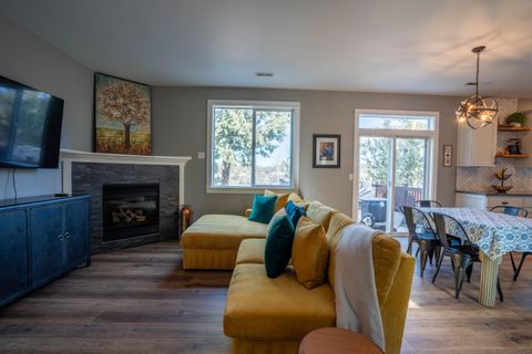 Tiny photo for 1334 SW Rimrock Way, Redmond, OR 97756 (MLS # 220215755)