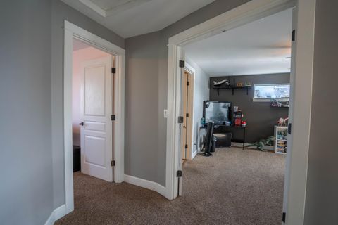 Tiny photo for 1334 SW Rimrock Way, Redmond, OR 97756 (MLS # 220215755)