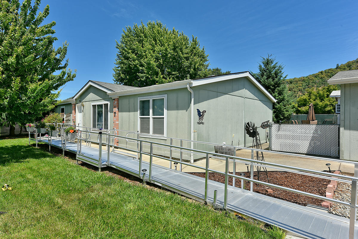 Pacific Crest Estates - Residential