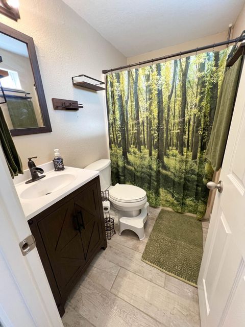 Tiny photo for 2922 SW Metolius Avenue, Redmond, OR 97756 (MLS # 220211479)